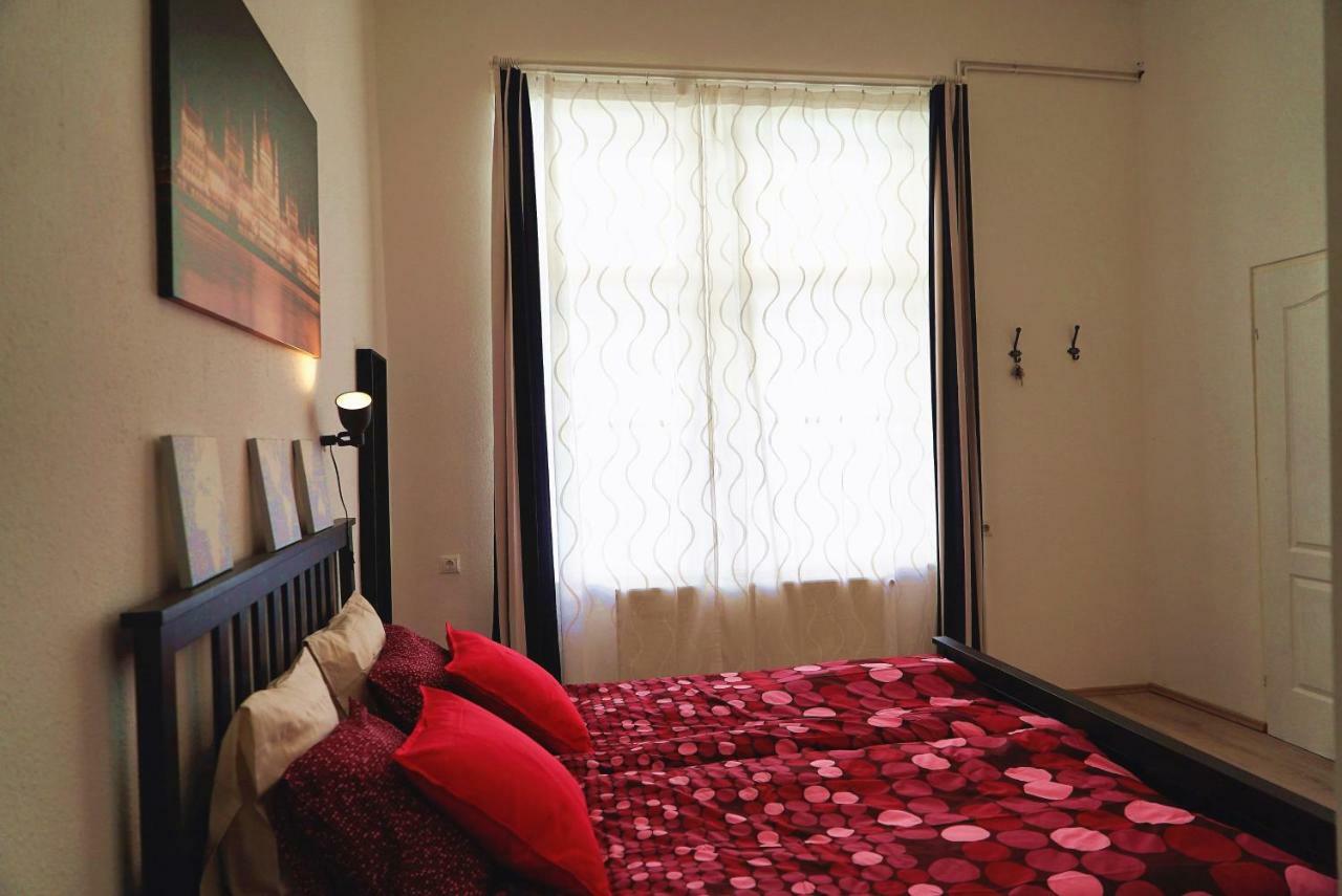 No. 11 Apartment With 2 Bathrooms Next To Railway Station Budapest Esterno foto