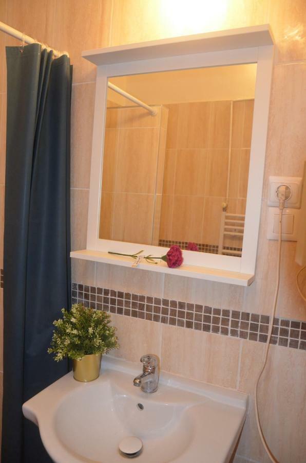 No. 11 Apartment With 2 Bathrooms Next To Railway Station Budapest Esterno foto