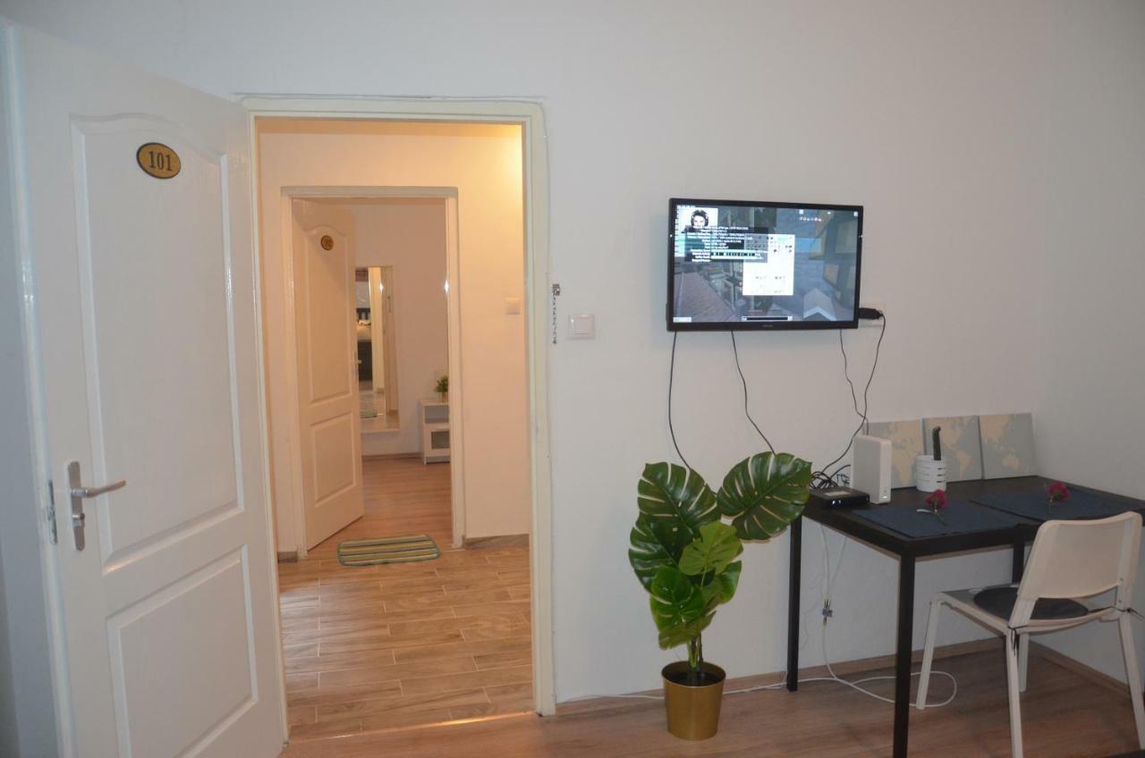 No. 11 Apartment With 2 Bathrooms Next To Railway Station Budapest Esterno foto