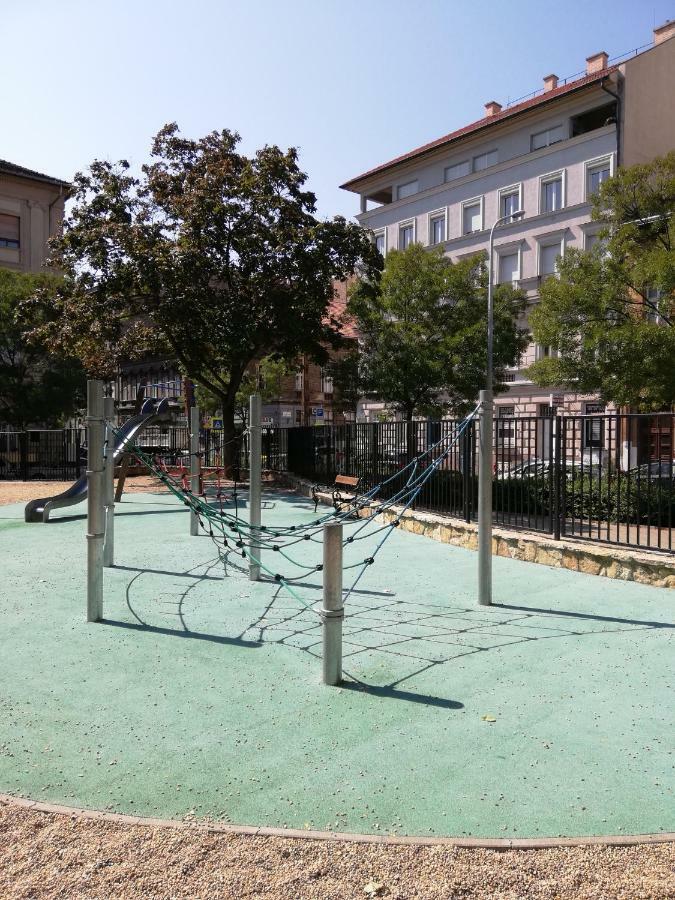 No. 11 Apartment With 2 Bathrooms Next To Railway Station Budapest Esterno foto