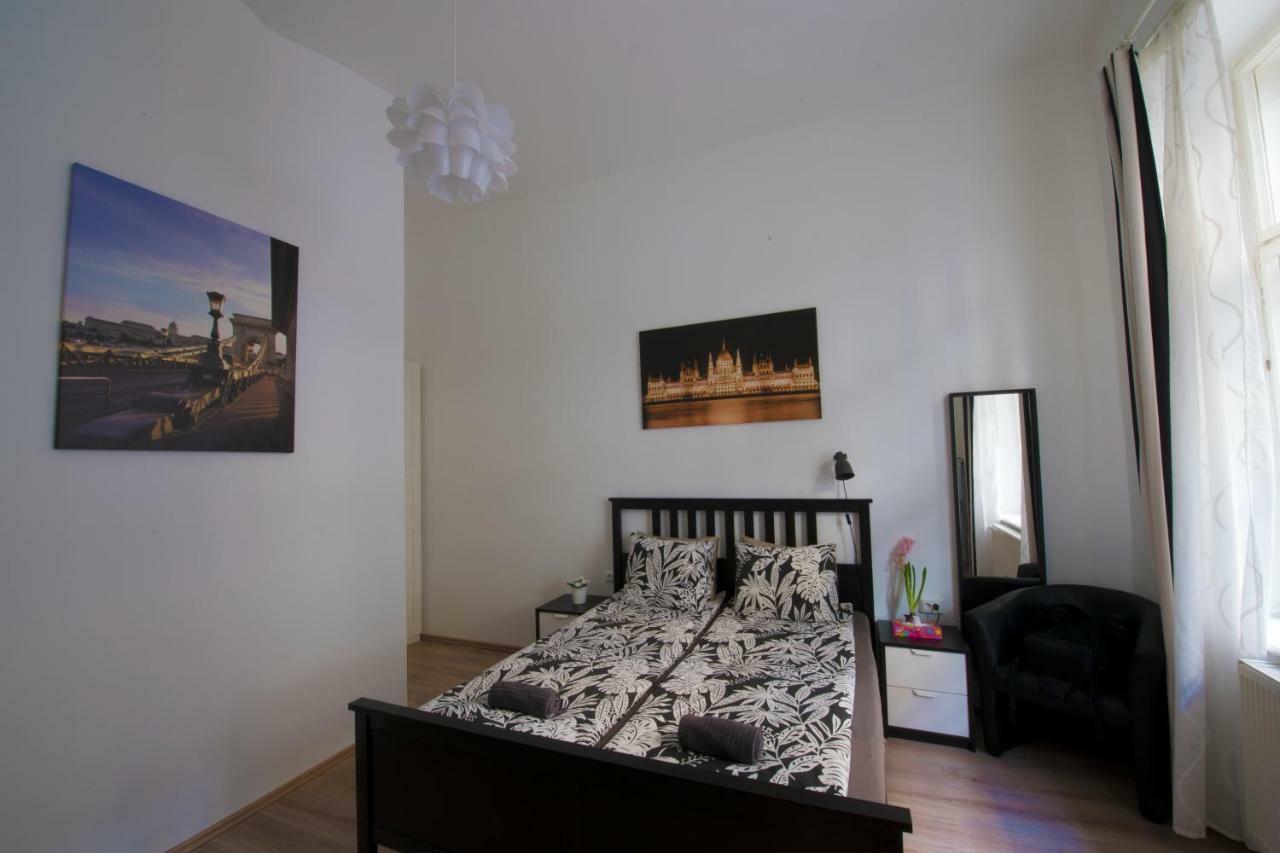 No. 11 Apartment With 2 Bathrooms Next To Railway Station Budapest Esterno foto