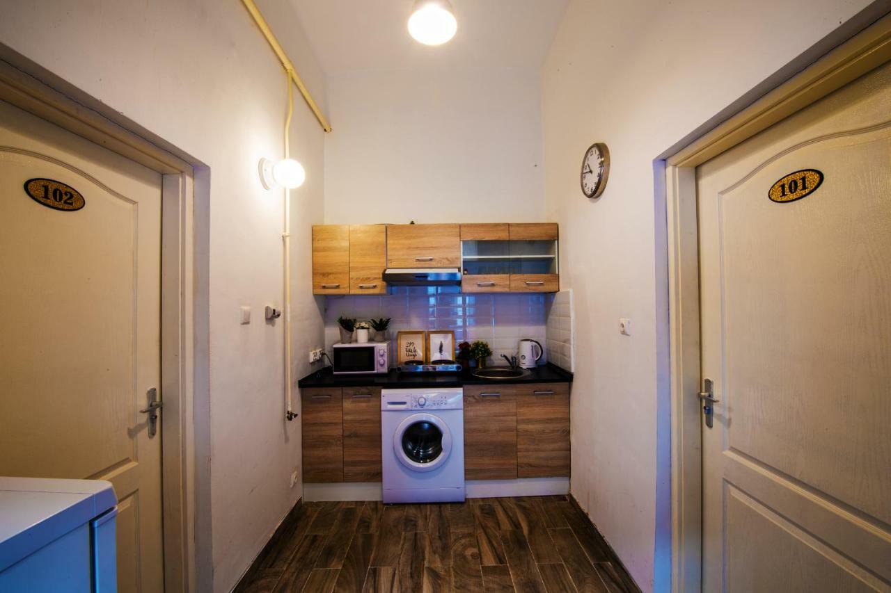 No. 11 Apartment With 2 Bathrooms Next To Railway Station Budapest Esterno foto