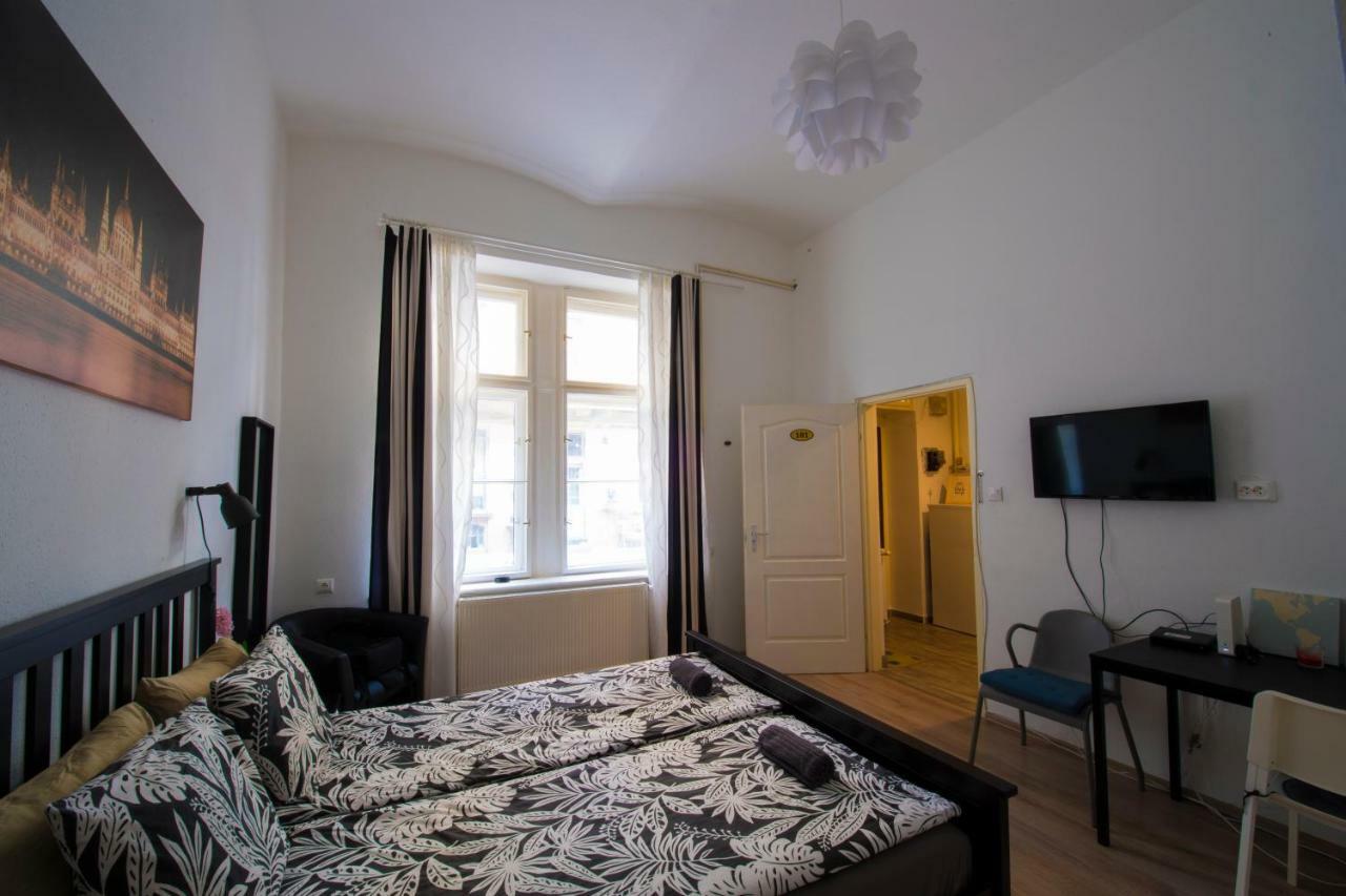 No. 11 Apartment With 2 Bathrooms Next To Railway Station Budapest Esterno foto